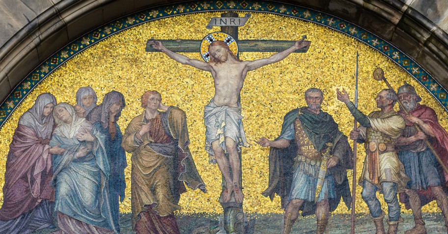 mural of jesus crucified, jesus on the cross