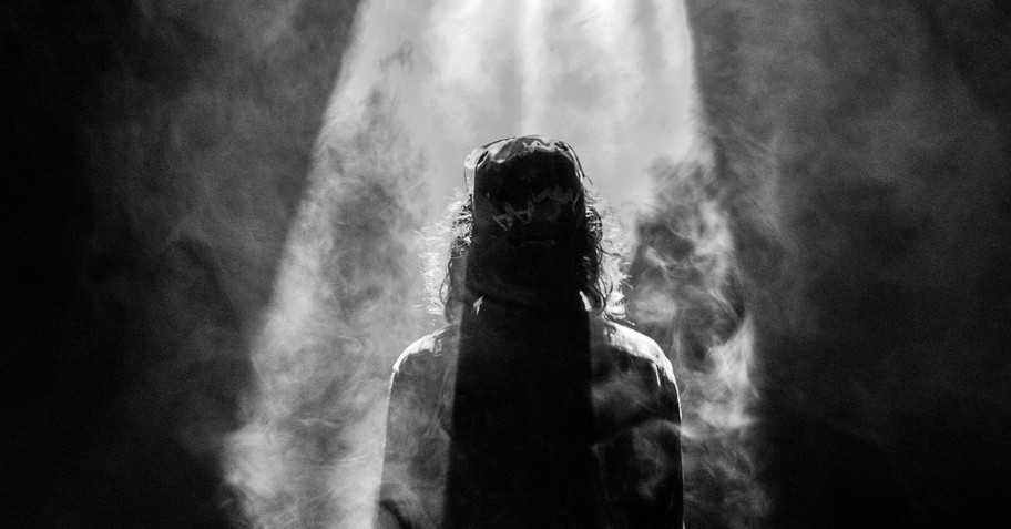 Jesus praying to the Father; 7 somber moments on the way to the cross.