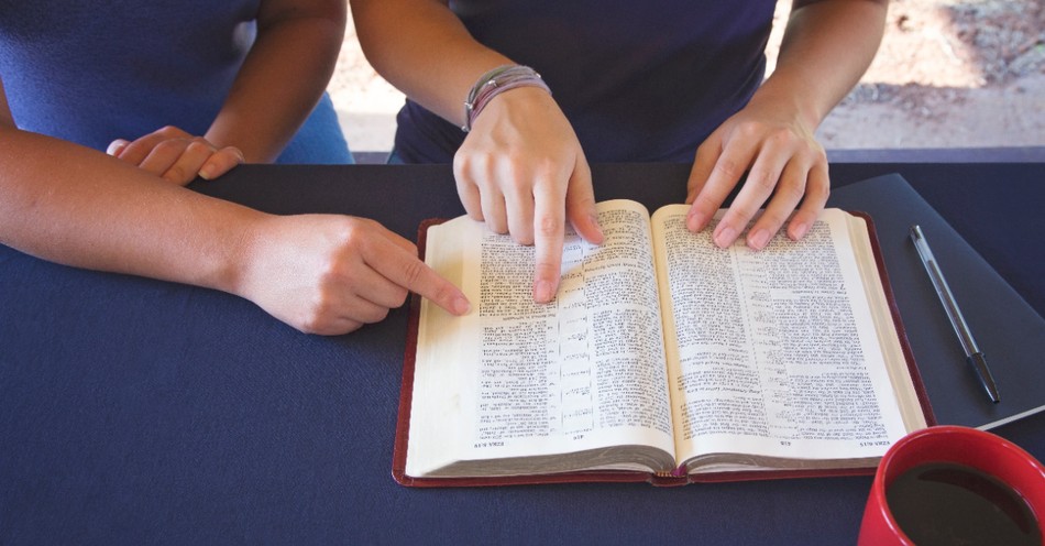 5 Resources for Christians Struggling to Read the Bible