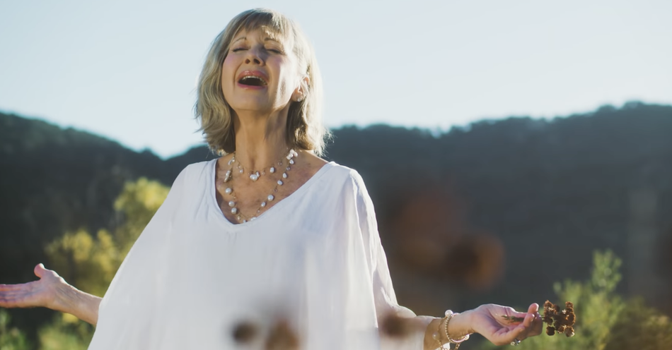  Olivia Newton-John and Daughter Singing 'Window in the Wall' Duet