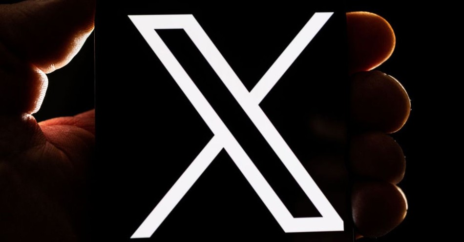 What Does Walking Away from 'X' Say about Where We Think Voice Comes From?