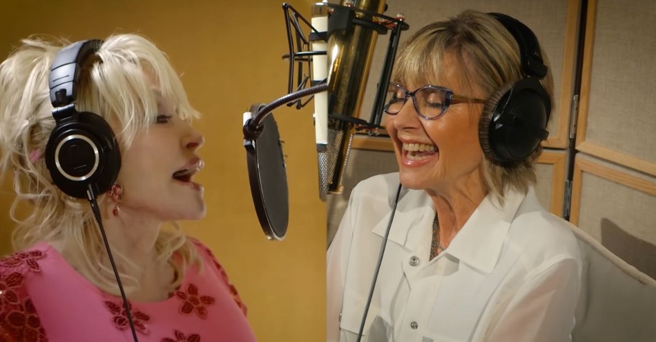 Dolly Parton and Olivia Newton-John's 'Jolene' Duet Wows