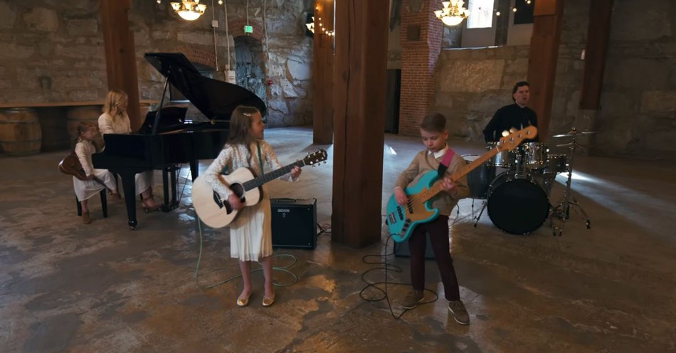 Christian Family Sings Beautiful Version of ‘You Say’ by Lauren Daigle