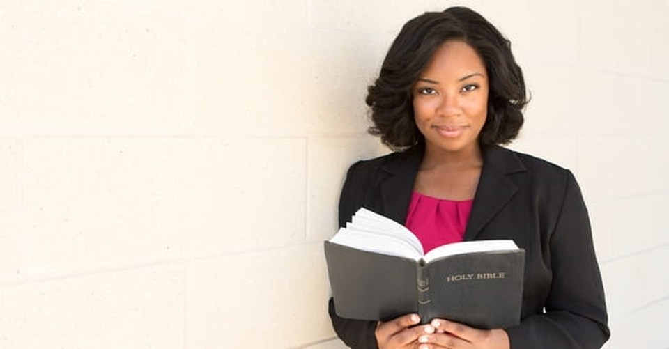 Does the Bible Allow Women to Be Pastors? 