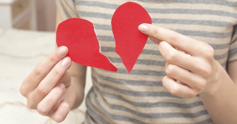 How to Deal with a Breakup When You're Still in Love