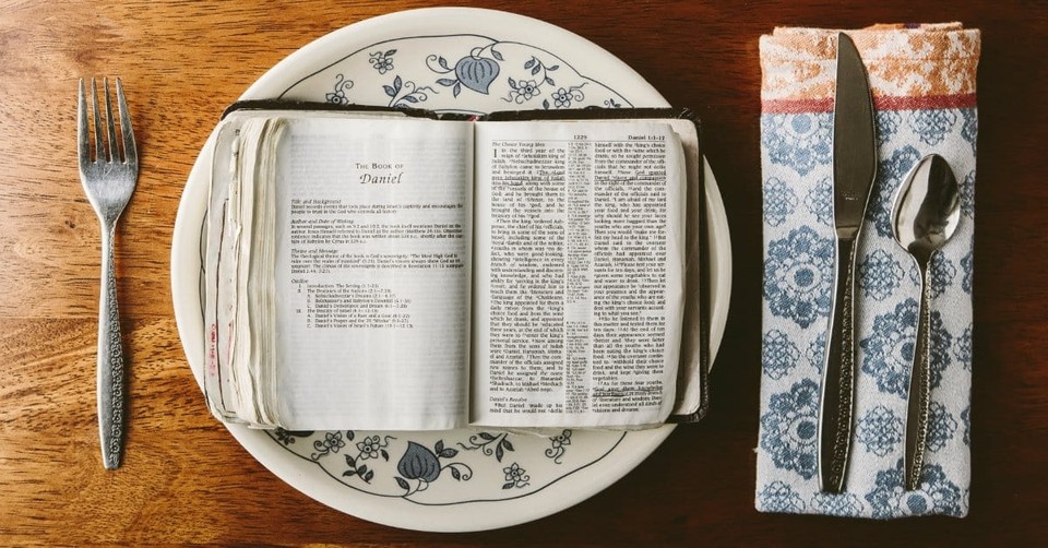 15 Ways to Feast upon the Word in the New Year