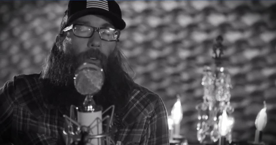 Crowder Performs Acoustic Rendition Of 'My Victory'
