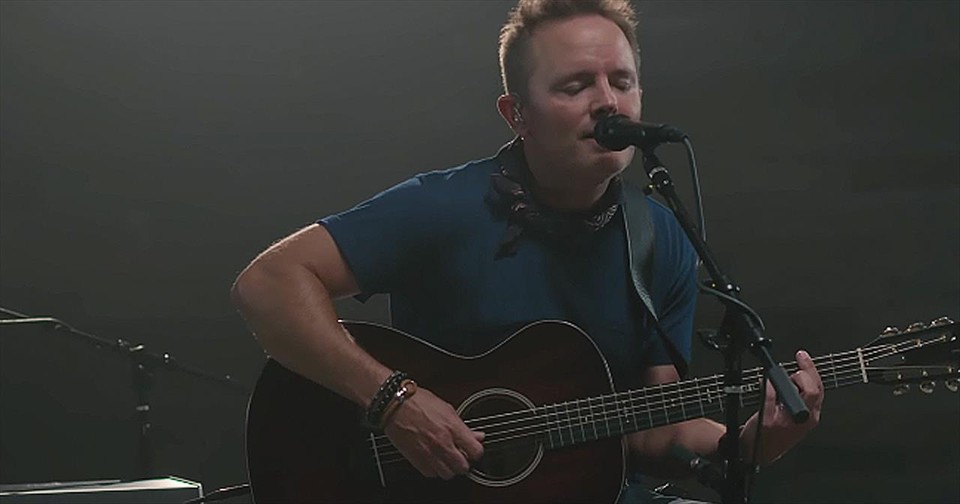'Is He Worthy?' - Chris Tomlin Featuring Andrew Peterson