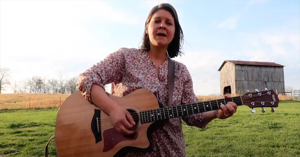 How Amazing Stunning ‘Oh, How I Love Jesus’ Hymn Performance | GodTube.com