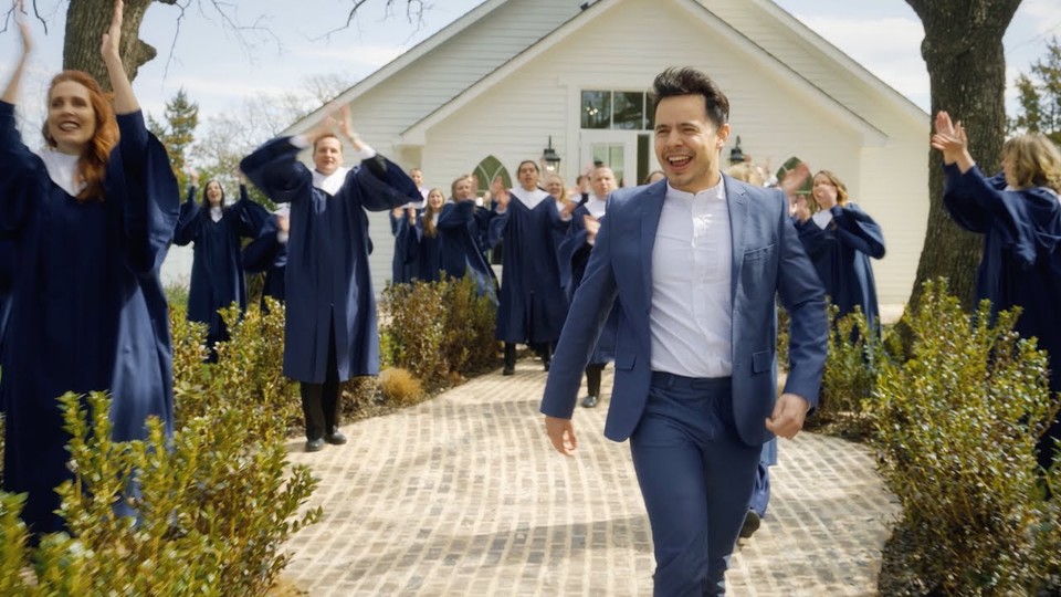 David Archuleta Sings 'Old Church Choir' with an Actual Choir