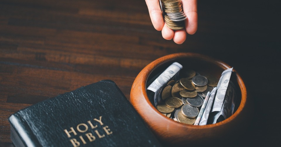 25 Verses That Give Us a Biblical View of Money