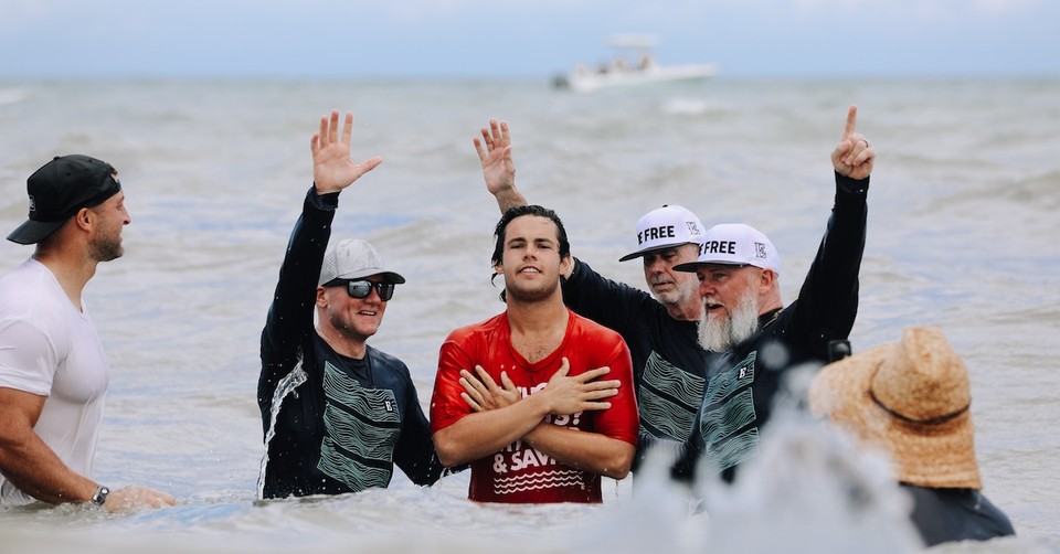 Over 1,600 Declare Their Faith at Record-Breaking FL Beach Baptism