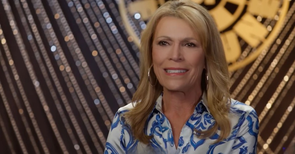 Vanna White Chokes Up Saying Goodbye to Wheel of Fortune Host Pat Sajak