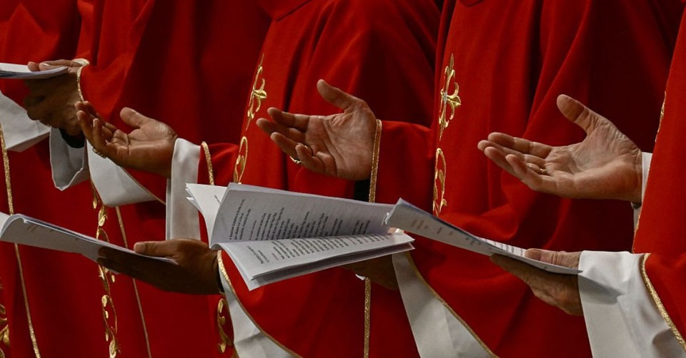 Sistine Chapel Is Sealed as Cardinals Prepare to Elect New Pope in 2025 Conclave