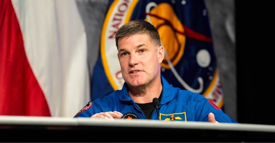 NASA Astronaut Cries While Seeing Cross after Surviving Artemis II Mission