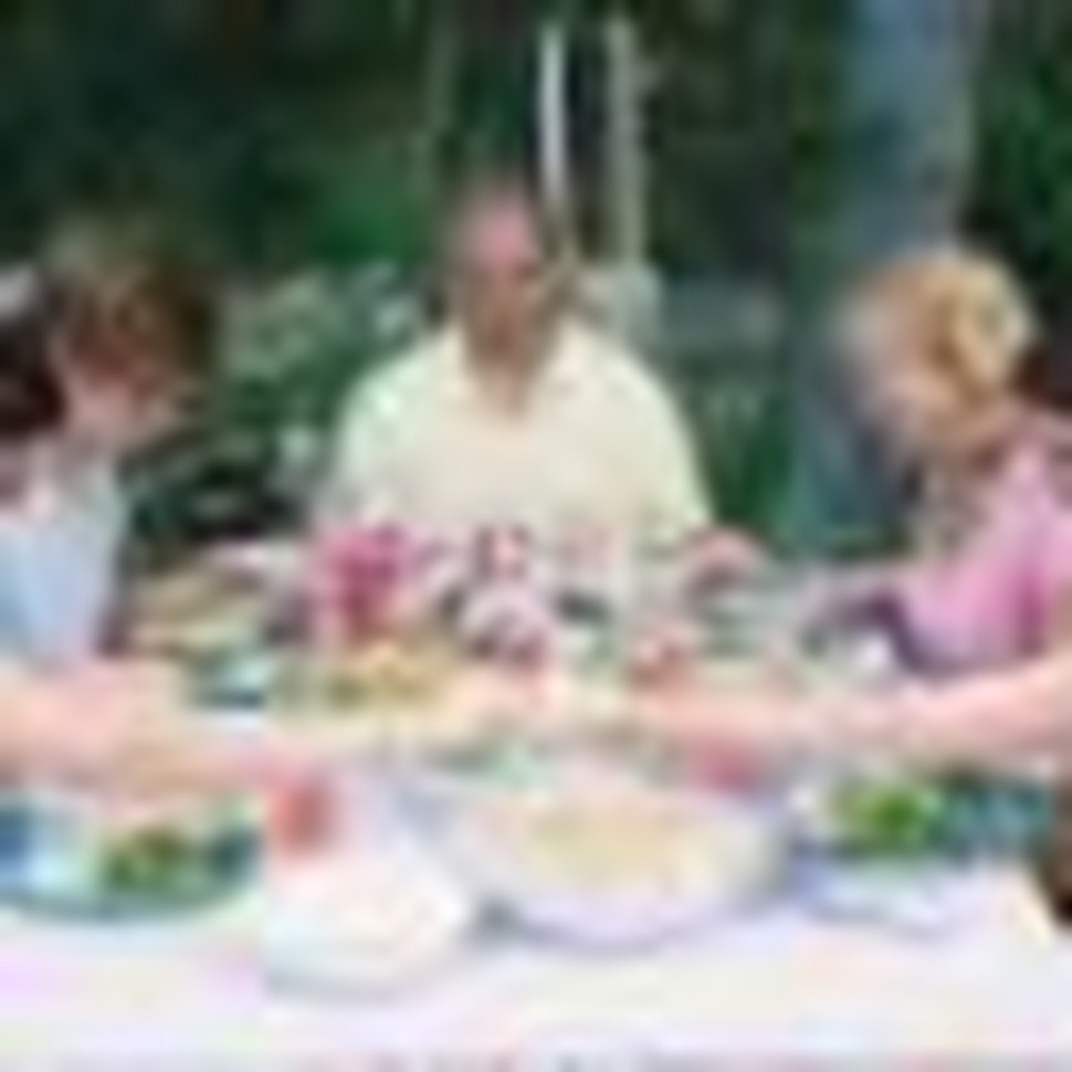 Christian & Religious Families Happier, Less Likely to Divorce