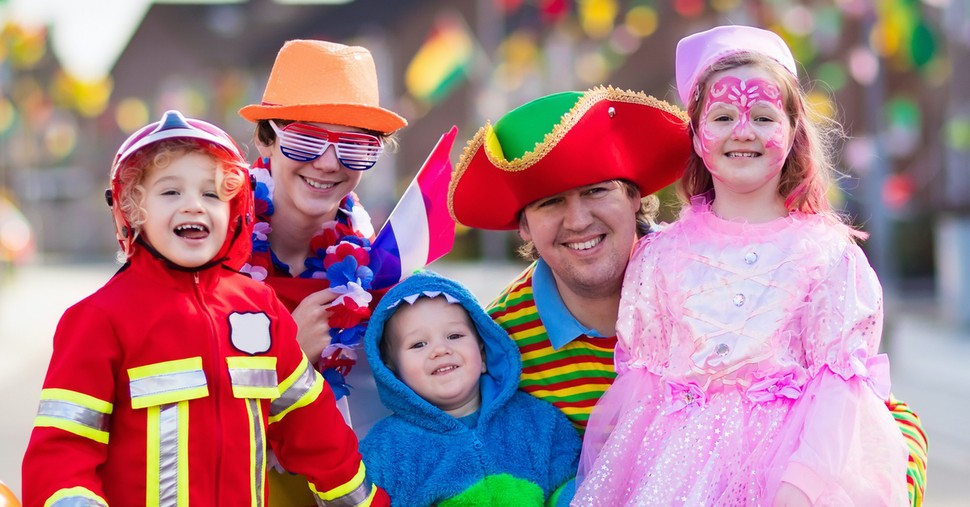 7 Family Costume Ideas for Halloween