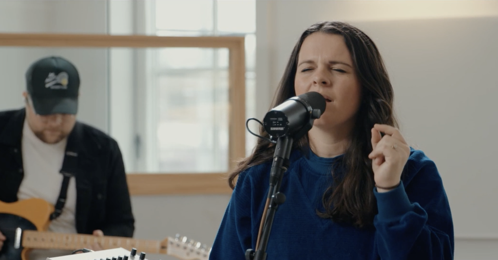 'Lord Of The Harvest' Lindy Cofer Worship Performance
