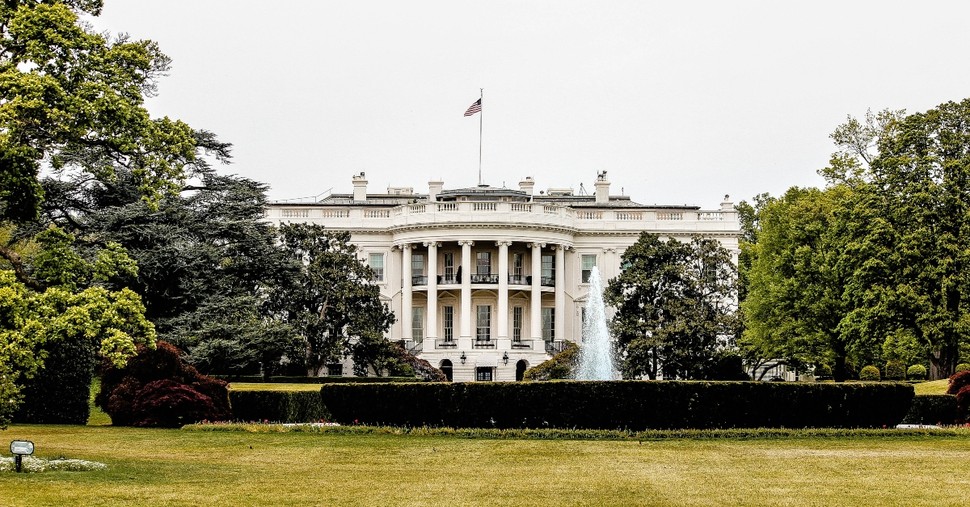 Gunman Killed Outside the White House