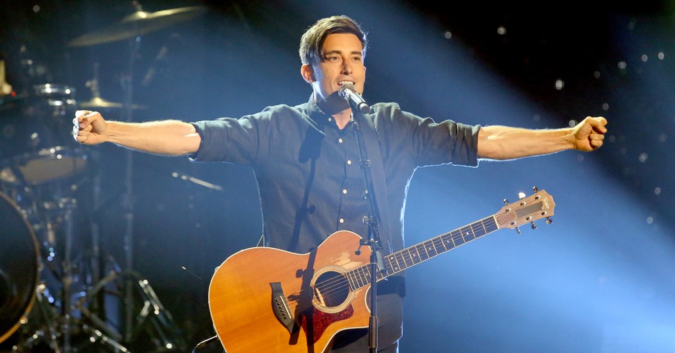 Phil Wickham Says He Still Battles the Feeling He Must ‘Prove’ He’s Worthy of God’s Love
