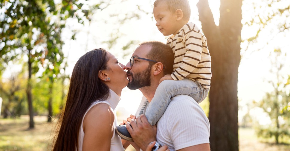 5 Ways to Encourage Your Husband as a Dad