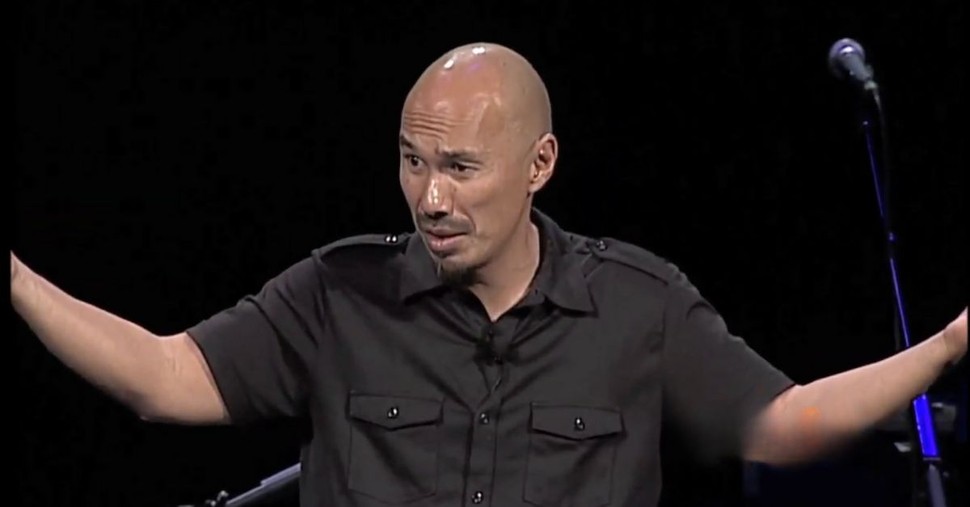 Francis Chan Apologizes For Past Endorsment of Mike Bickle