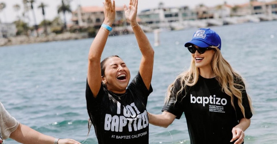 More Than 1,000 Baptized at California’s Pirate’s Cove: It’s a ‘Spiritual Awakening’