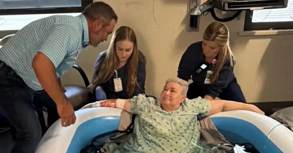 Dying Woman Baptized in Hospital ICU Thanks Heroic Nurses: 'It's Never Too Late'