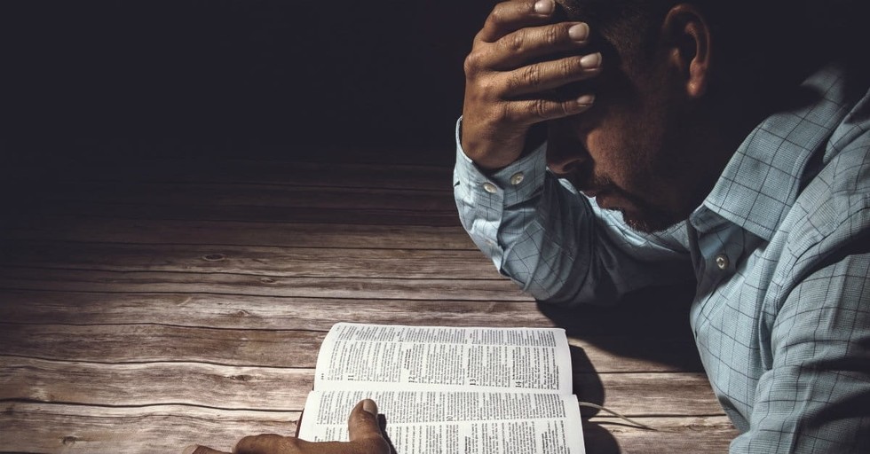 10 Bible Verses and Scripture Verses to Read When You’re Lonely