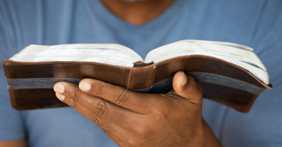 8 Reasons to Cling to Scripture in Your Suffering