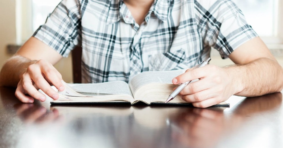 7 Effective Ways to Memorize Scripture