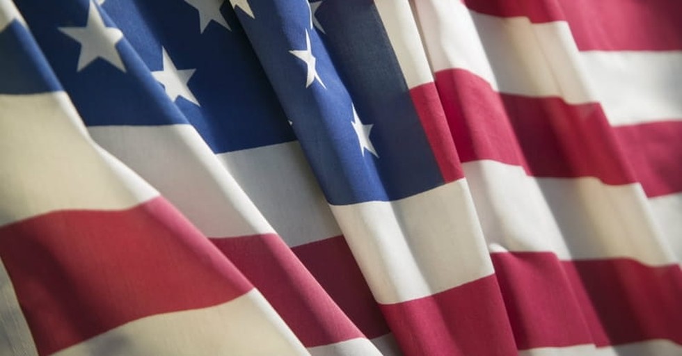 7 Ways to Honor Vets This Memorial Day