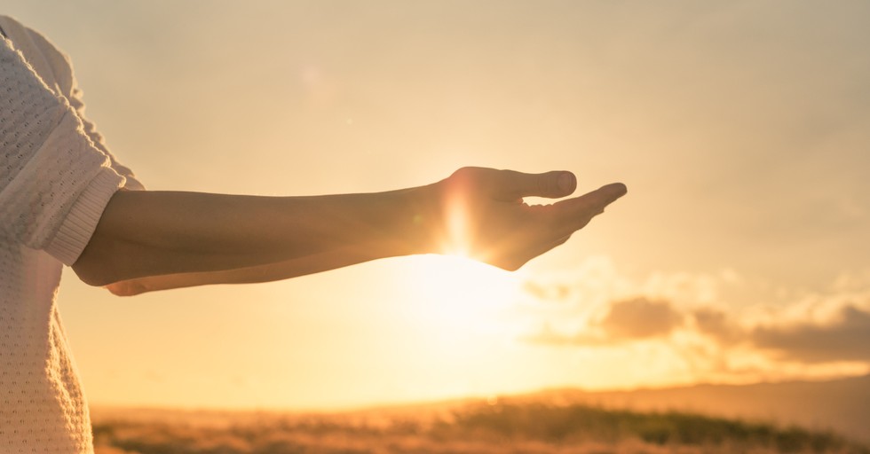 6 Uplifting Prayers to Start Each Day as a “New Creation”