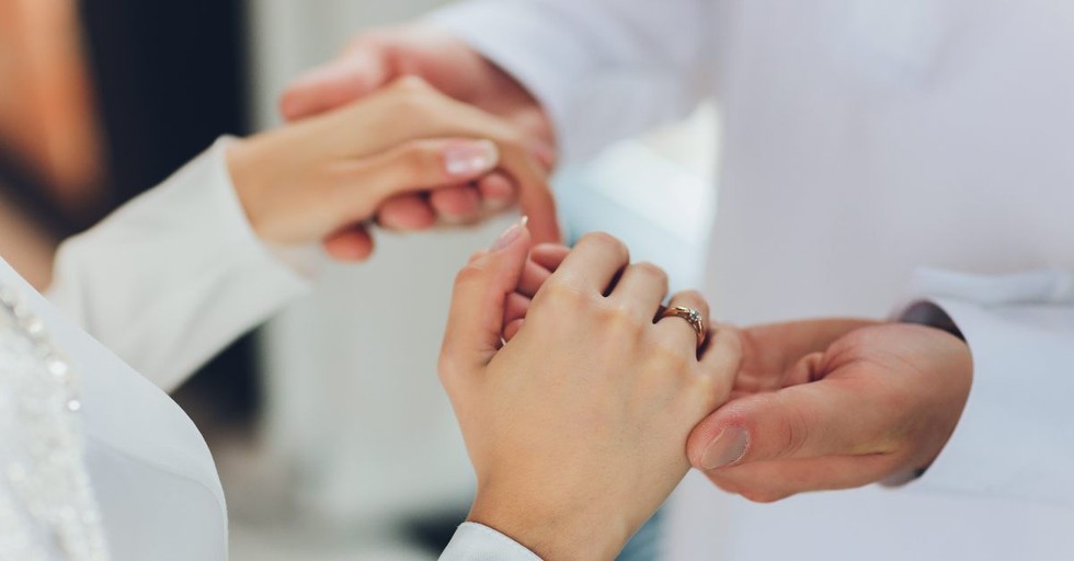 6 Ways an Interfaith Marriage Will Become a Challenge