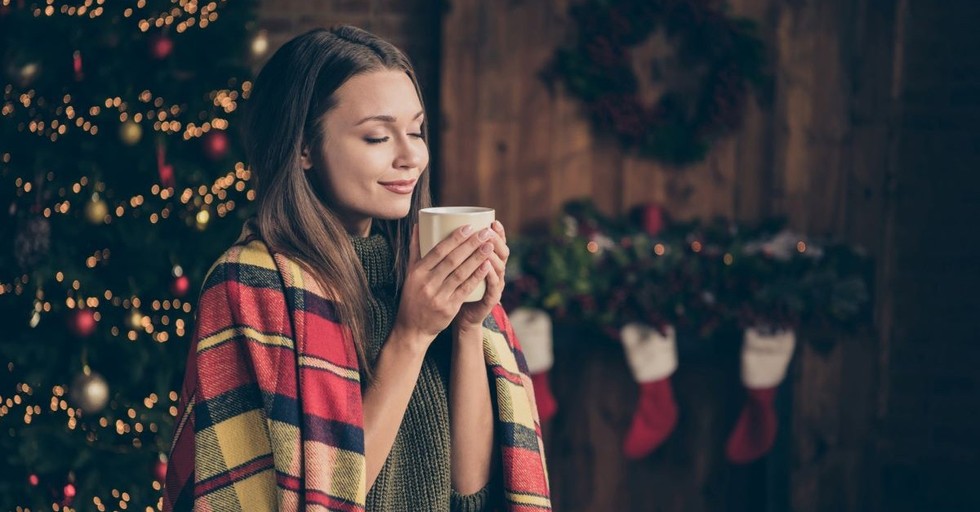 10 Ways to Move Beyond Your Loneliness During the Holidays