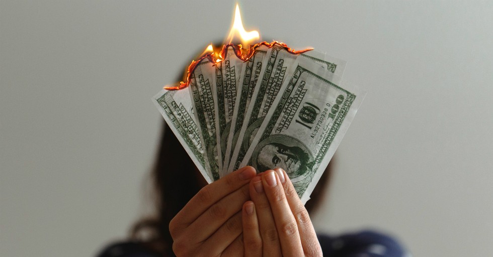 10 Signs You Love Money Too Much