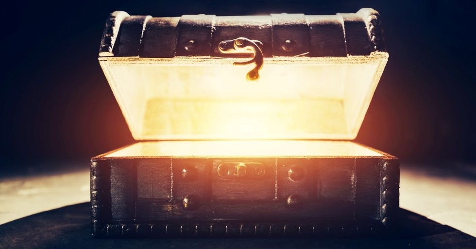 treasure chest with glowing contents, why christians should read the old testament